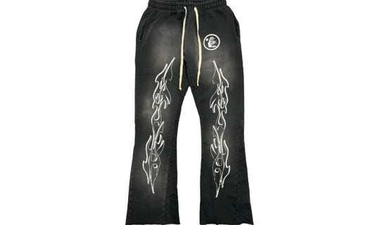 HELLSTAR FLAME FLARE SWEATPANTS ‘VINTAGE BLACK’